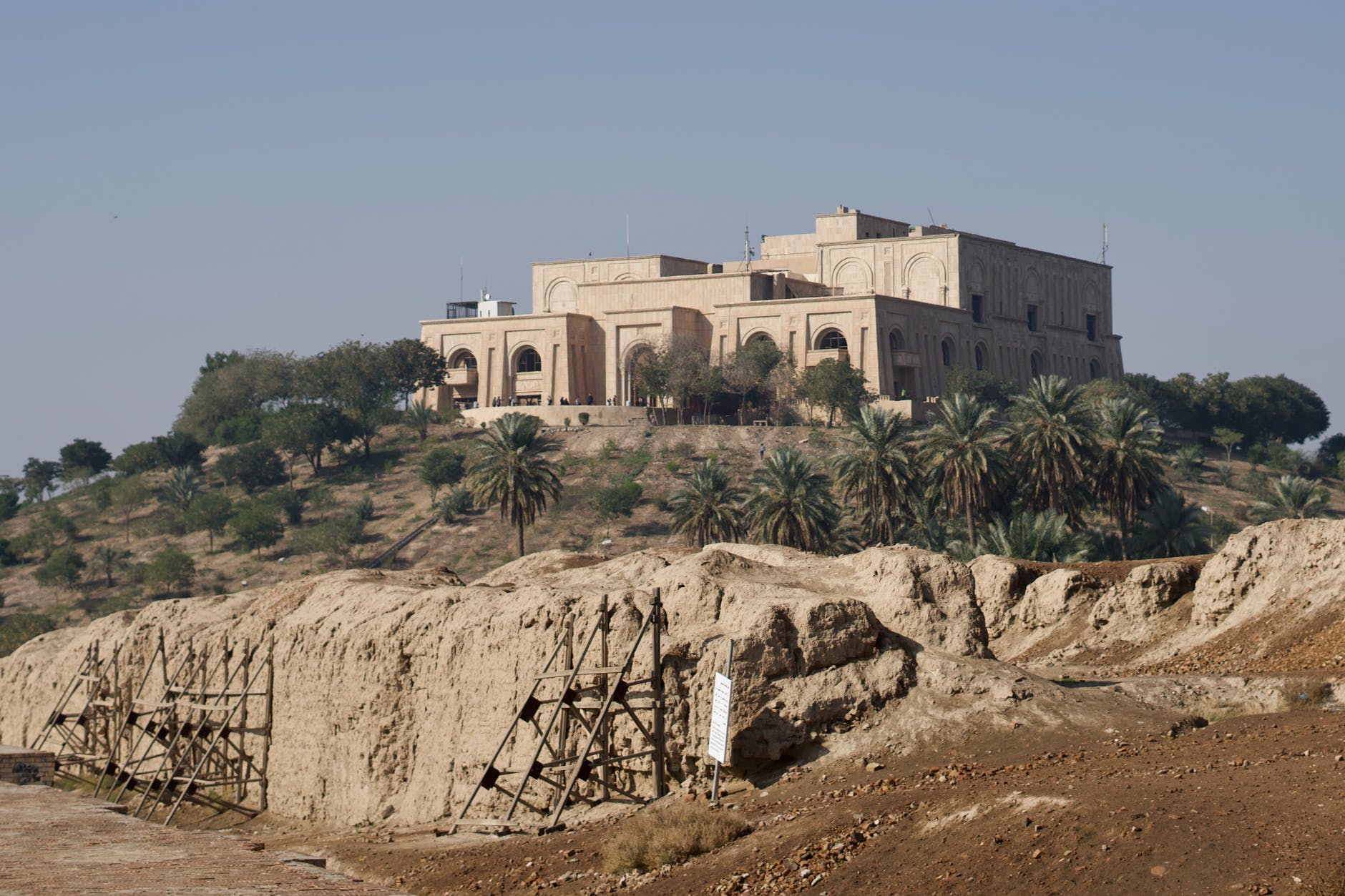 landscape building desert house